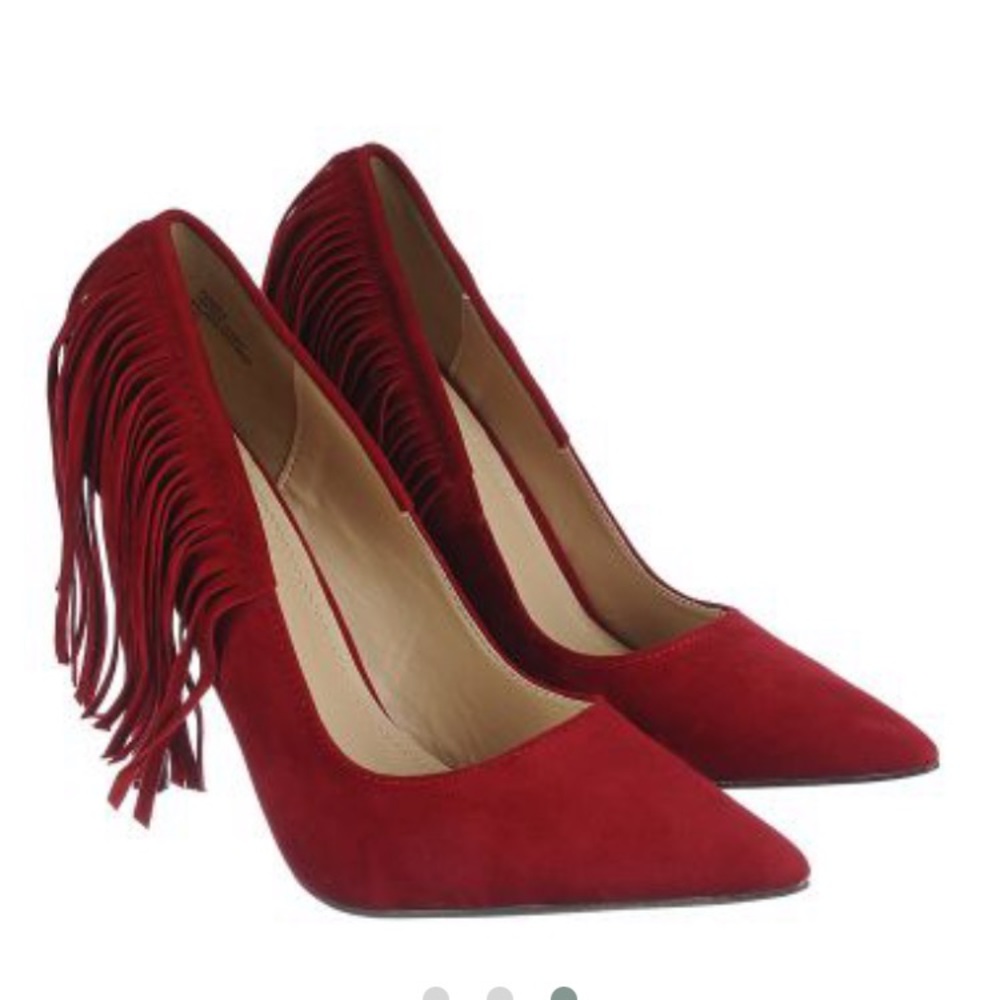 New Sheikh red fringe heels size 6.5. They run a size big so I ordered new ones.